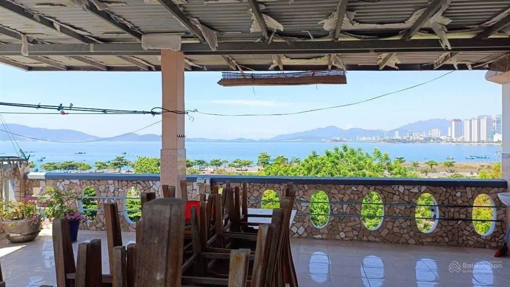 Bán căn nhà nghỉ cạnh biển mặt tiền đường thân nhân trung, phường bắc nha trang