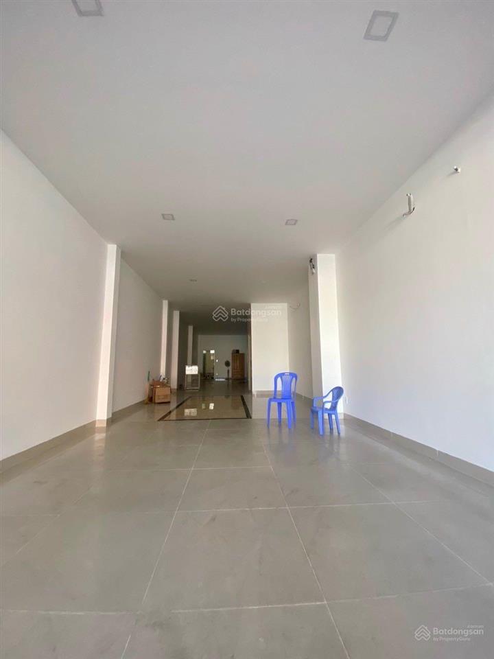 Bán nhà mới có thang máy giá chỉ xem giá đất, mặt tiền đường lớn kinh doanh, đường 2/4