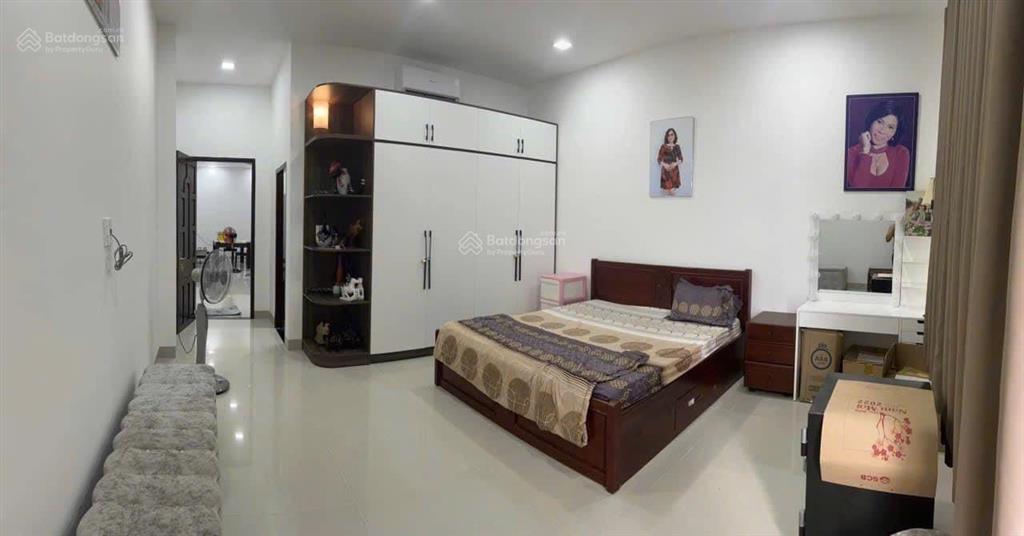 Bán nhà mới có thang máy giá chỉ xem giá đất, mặt tiền đường lớn kinh doanh, đường 2/4