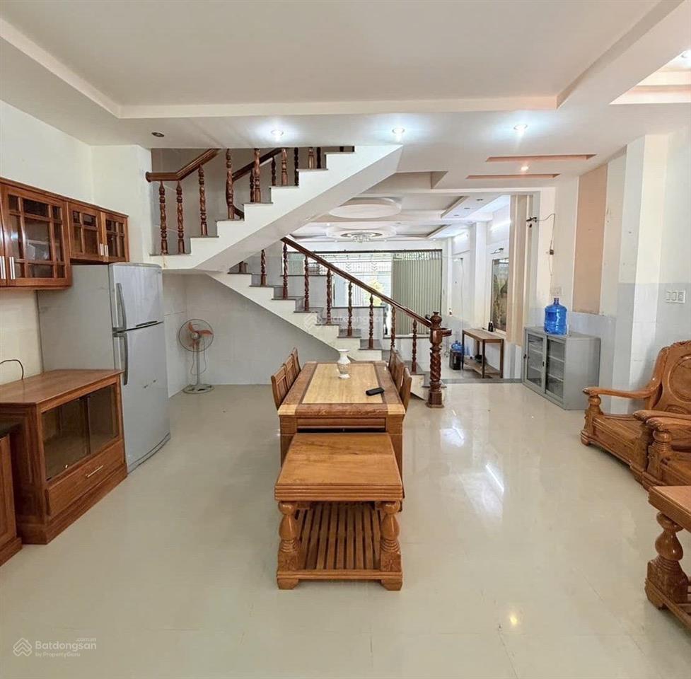 Khách mua đầu tư  e, bên cạnh chào bán 10 tỷ, căn này ra nhanh chỉ có 7.9 tỷ đơn giá rất tốt