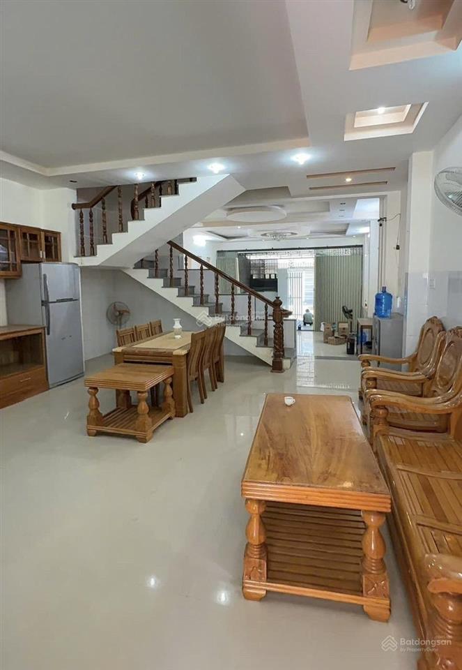 Khách mua đầu tư  e, bên cạnh chào bán 10 tỷ, căn này ra nhanh chỉ có 7.9 tỷ đơn giá rất tốt