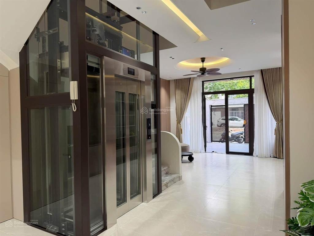 Bán căn nhà mới đầy đủ nội thất, sang trọng chỉ dọn vào ở, khu đô thị mỹ gia gói 5