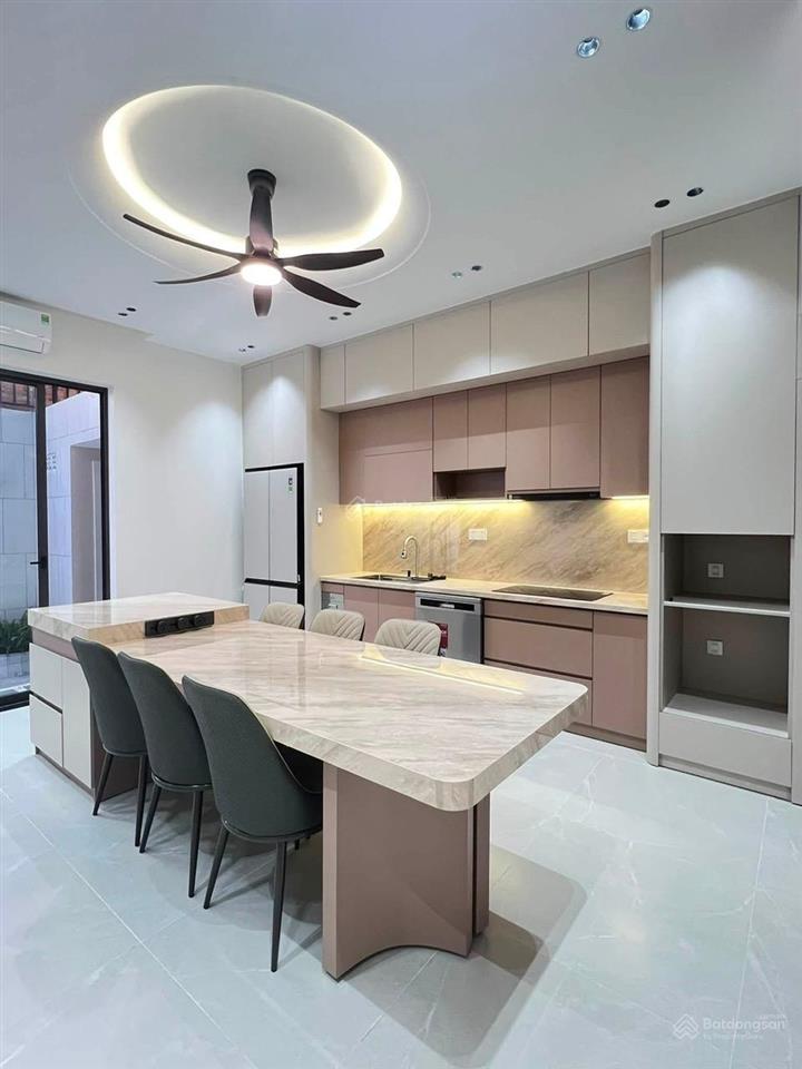 Bán căn nhà mới đầy đủ nội thất, sang trọng chỉ dọn vào ở, khu đô thị mỹ gia gói 5