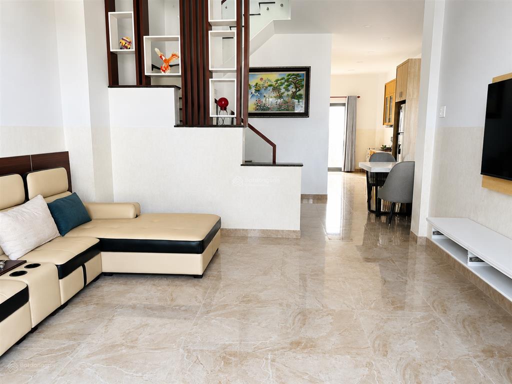 Đang cần nên muốn giải quyết nhanh căn nhà mặt tiền đường xóm chiếu nằm sau lưng vĩnh điềm trung