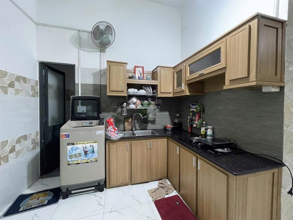 Bán căn nhà mặt tiền đường lớn kinh doanh đang cho thuê có dòng tiền, mặt tiền đường 2/4