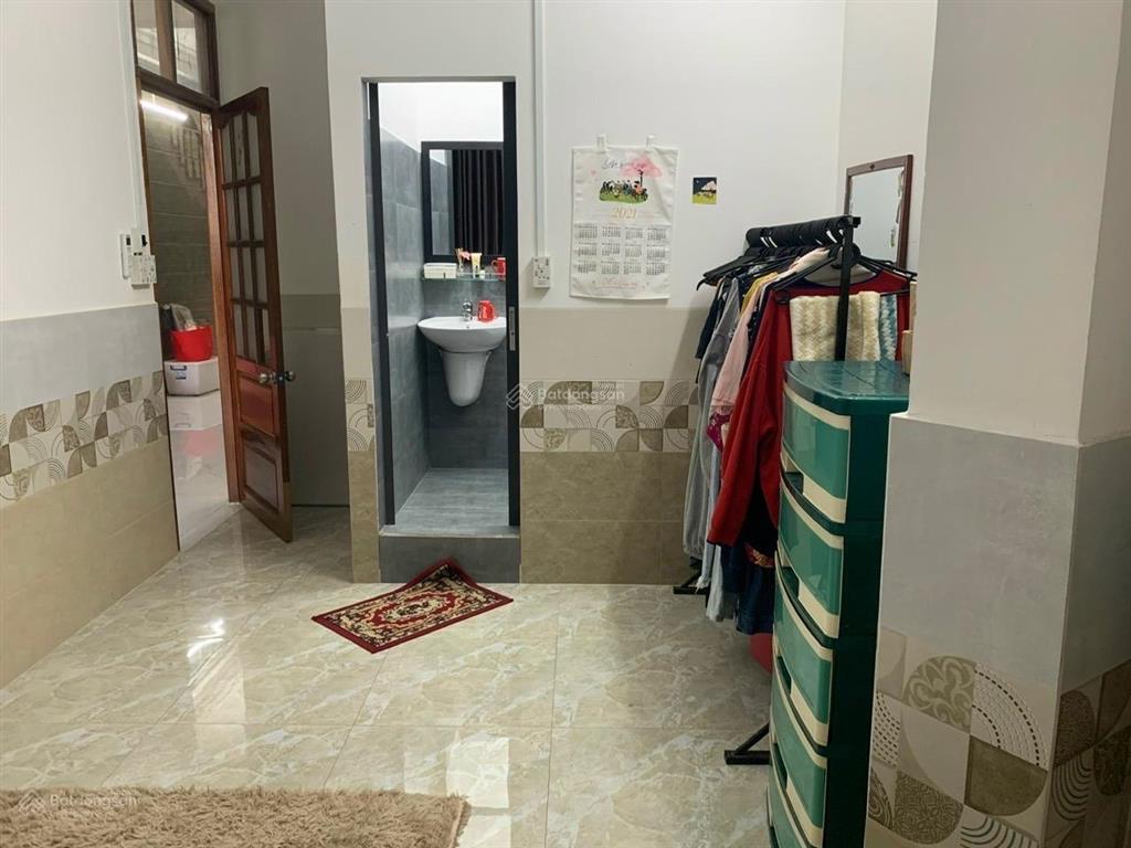 Bán căn nhà mặt tiền đường lớn kinh doanh đang cho thuê có dòng tiền, mặt tiền đường 2/4