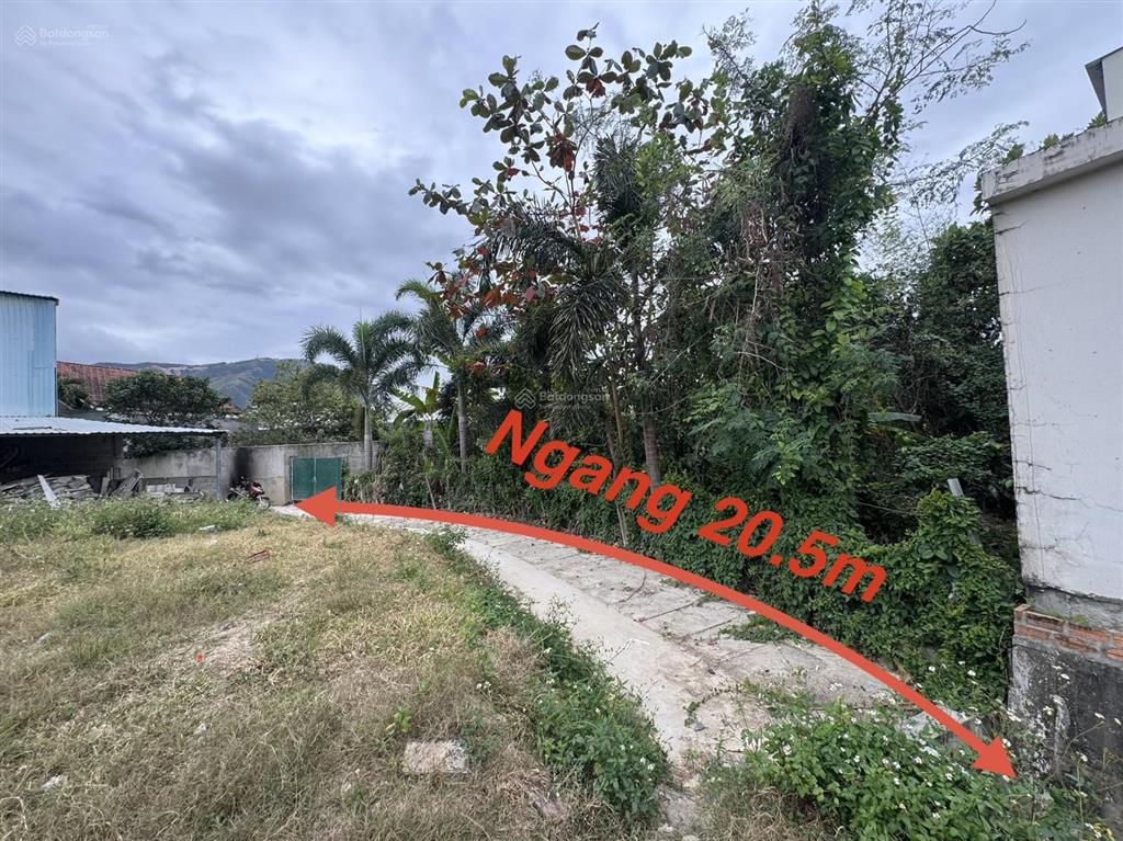 Chính chủ bán lô đất thích hợp cho khách băm nhỏ thổ cư 100% (ngang 20.5m) hẻm ôtô 23/10 vĩnh trung