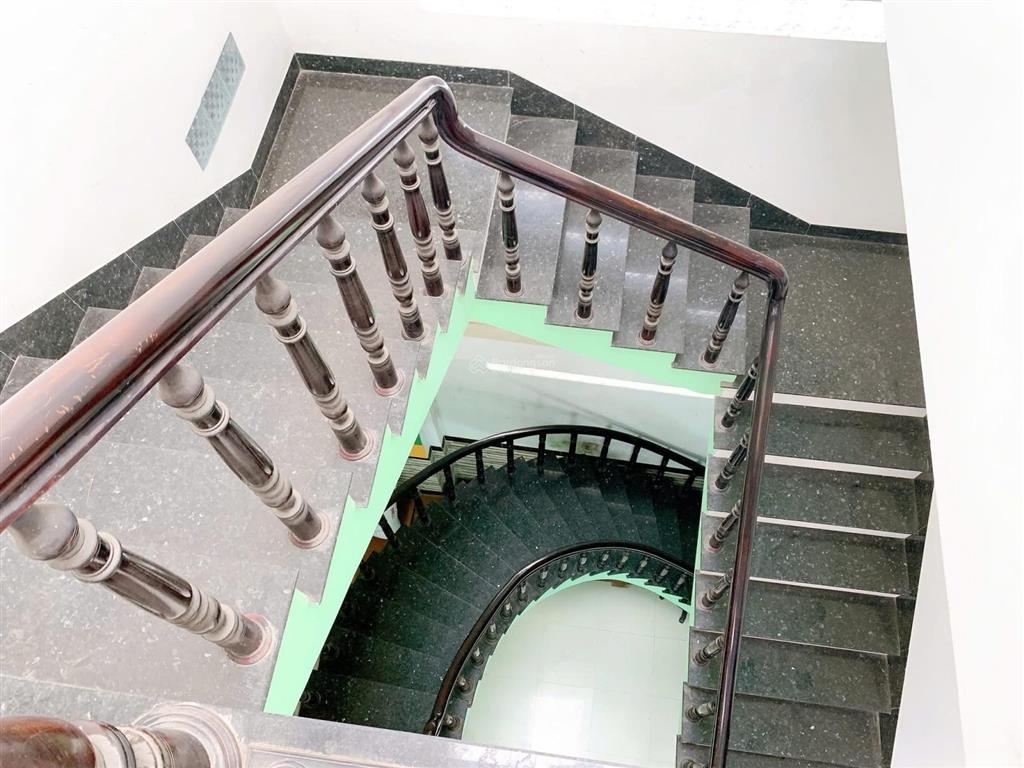 Bán gấp hạ hẳn 7 tỷ, khách sạn mặt tiền đường lý nam đế ngay chợ bình tân (22 tỷ chỉ còn 15 tỷ)