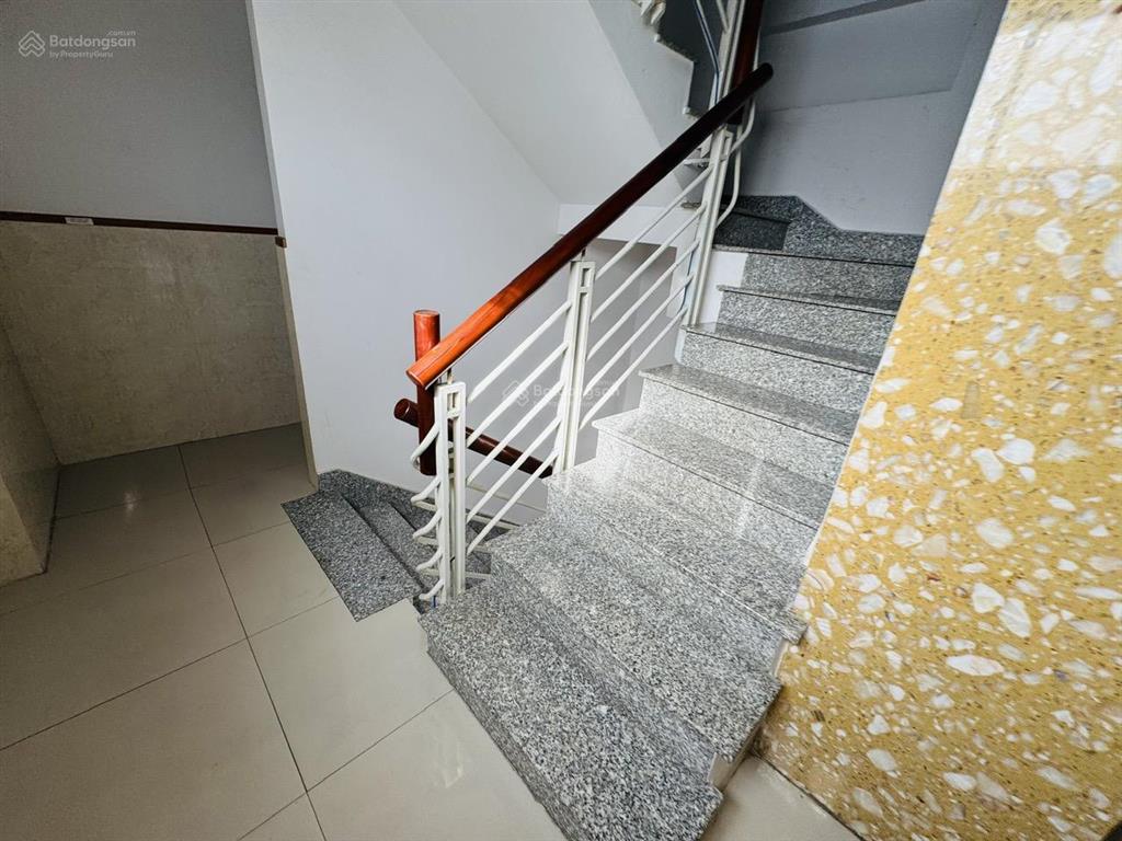 Cần bán khách sạn và khuôn viên đất giá cho nhà đầu tư khu du lịch (cực kỳ hiếm trên thị trường)