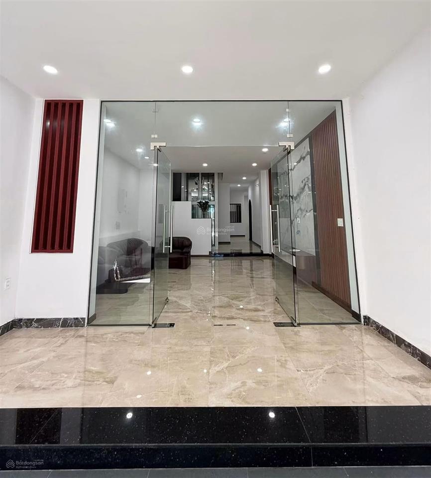 Bán căn nhà phố thiết kế căn hộ kinh doanh, nằm trong trung tâm bàn cờ khu phố du lịch