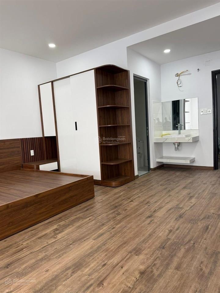 Bán căn nhà phố thiết kế căn hộ kinh doanh, nằm trong trung tâm bàn cờ khu phố du lịch