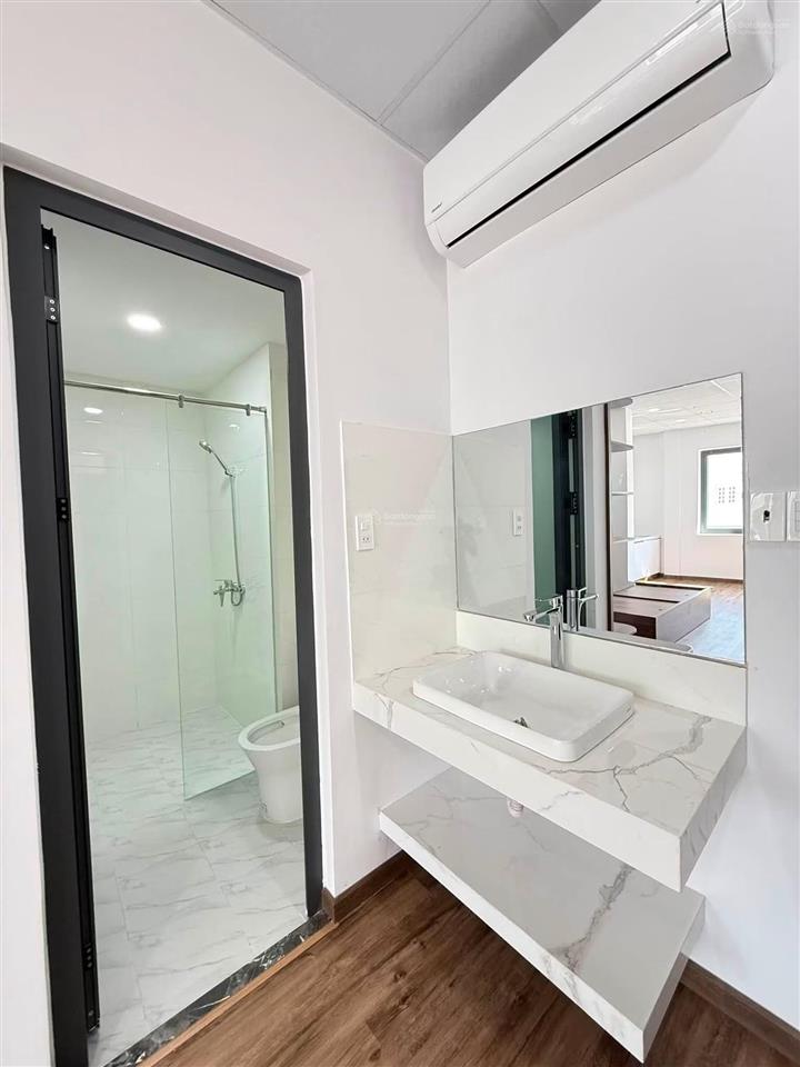 Bán căn nhà phố thiết kế căn hộ kinh doanh, nằm trong trung tâm bàn cờ khu phố du lịch