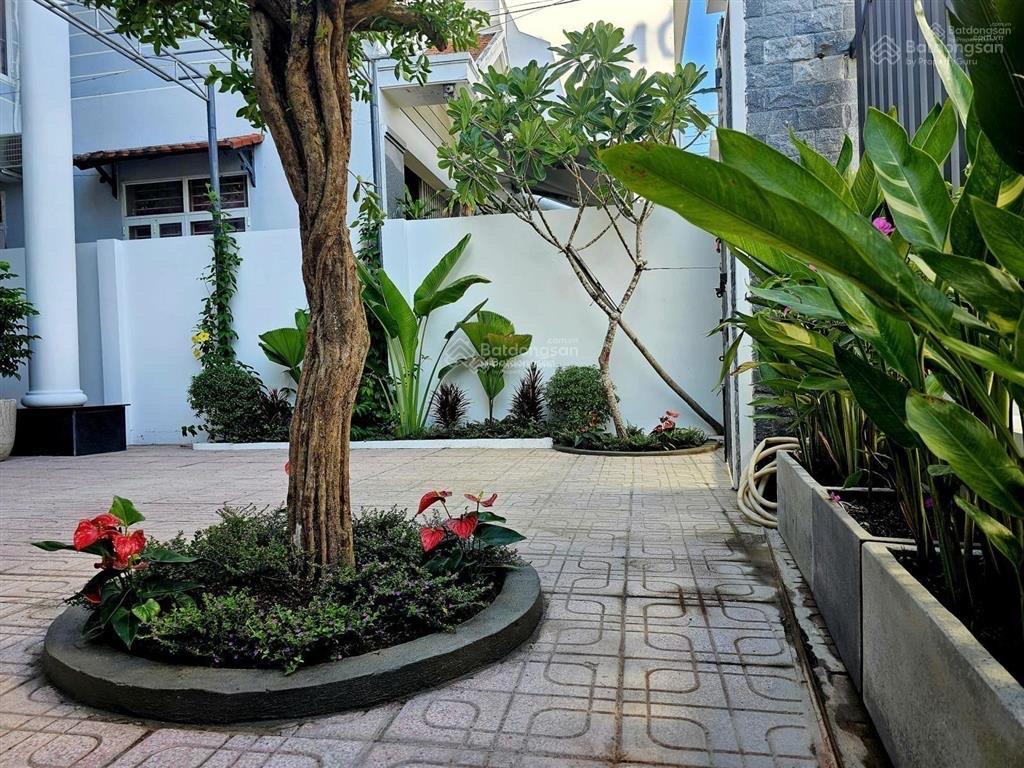 Bán nhà mới diện tích đất gần 200m2 rộng rãi, sân đậu oto, hẻm oto cầu dứa phú nông