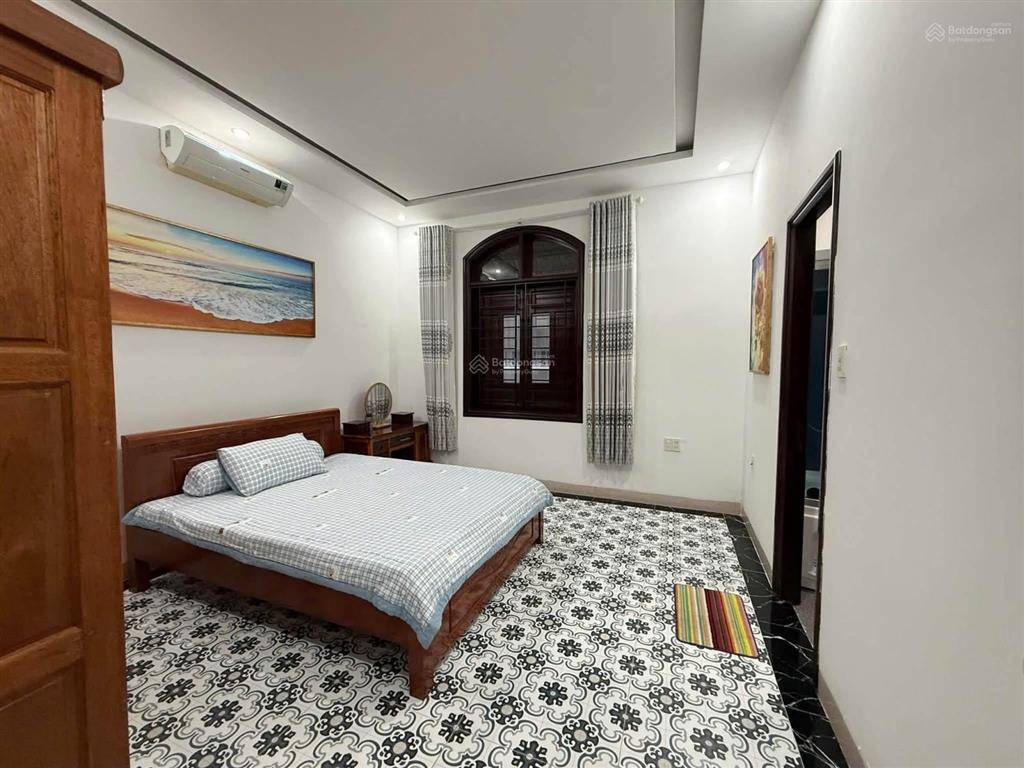 Bán nhà mới diện tích đất gần 200m2 rộng rãi, sân đậu oto, hẻm oto cầu dứa phú nông
