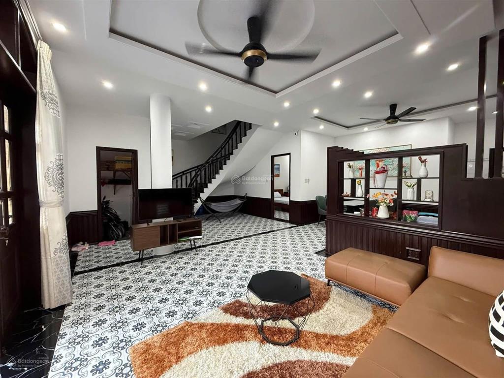 Bán nhà mới diện tích đất gần 200m2 rộng rãi, sân đậu oto, hẻm oto cầu dứa phú nông