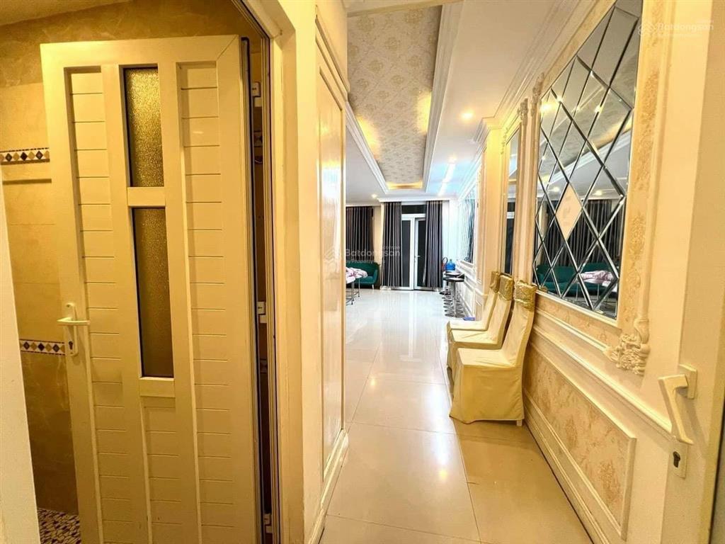 Hàng hiếm trên thị trường, bán căn nhà mặt tiền vị trí đẹp kinh doanh  đường lê thánh tôn gần biển