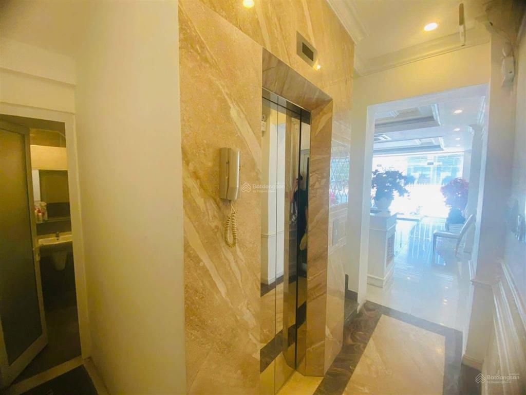 Hàng hiếm trên thị trường, bán căn nhà mặt tiền vị trí đẹp kinh doanh  đường lê thánh tôn gần biển