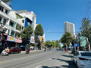 Hàng hiếm trên thị trường, bán căn nhà mặt tiền vị trí đẹp kinh doanh  đường lê thánh tôn gần biển