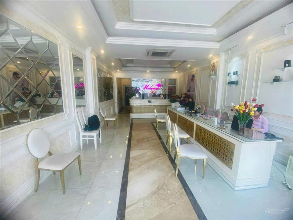 Hàng hiếm trên thị trường, bán căn nhà mặt tiền vị trí đẹp kinh doanh  đường lê thánh tôn gần biển