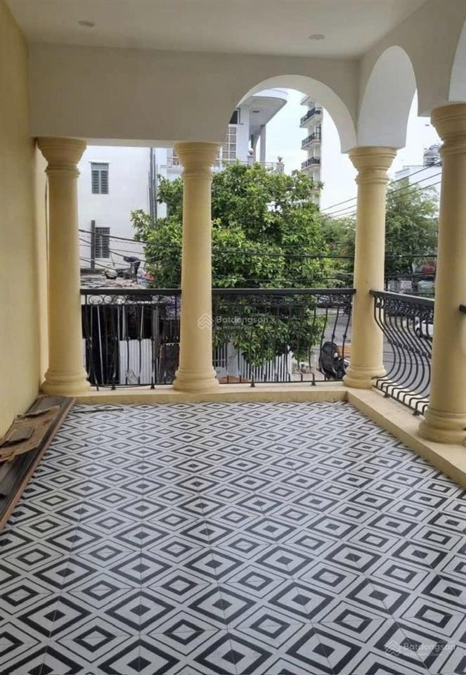 Cho thuê mặt bằng riêng biệt nhà mới thiết kế kinh doanh, góc 2 mặt tiền đường lý nam đế