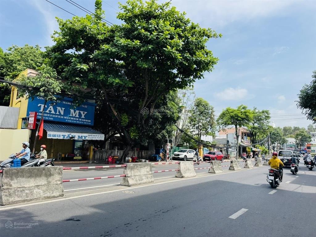 Cho thuê mặt bằng lớn rộng rãi gần 1500m2 đường chính lê hồng phong ngay trung tâm tp. nha trang