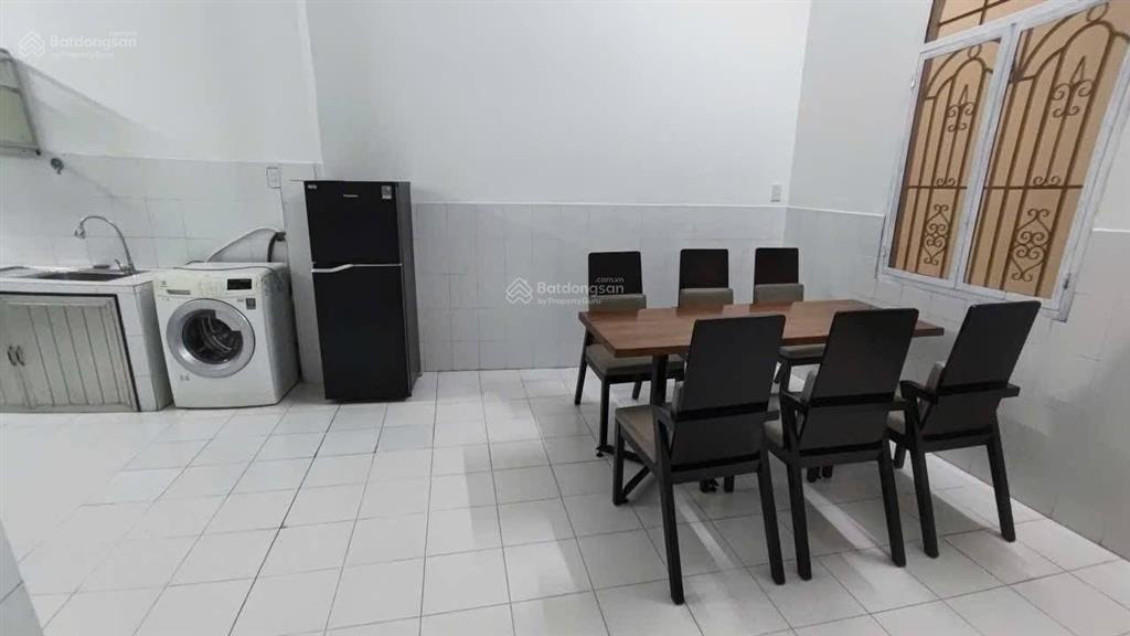 Giá rất tốt để khách mua ở trong trung tâm, nhà hẽm rộng 2.5m đường 23/10 cạnh bên siêu thị lotte