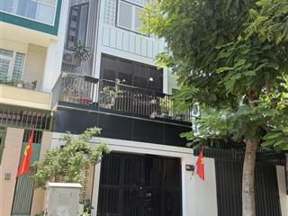 Nhà liền kề 3 tầng , có sổ hồng hoàn công , hàng khan hiếm ngay kđt hà quang 1 , thiết kế đẹp