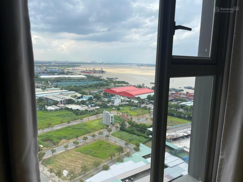 Chính chủ bán gấp 58m2 full nt tầng cao view sông 4 tỉ thương lượng.  0938 793 *** xem nhà