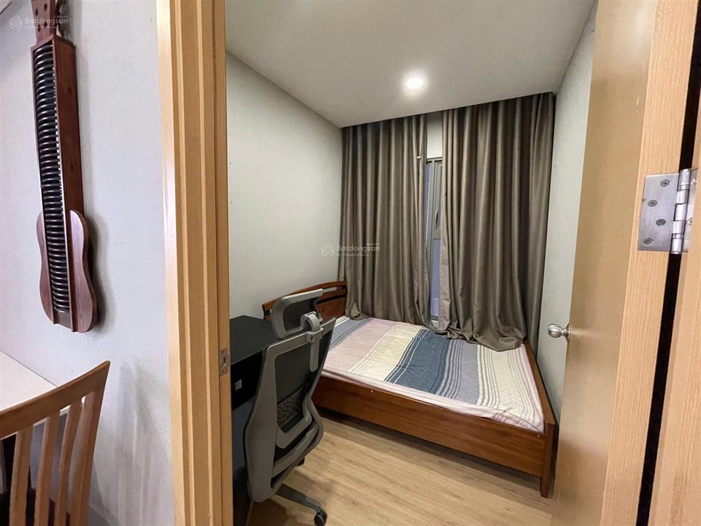 Bán gấp 83m2 tầng trung cao 3pn 2wc full nội thất, sổ sẵn, giá 4.75 tỉ.  0938 793 ***