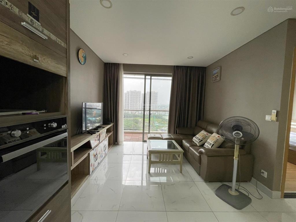 Bán gấp 83m2 tầng trung cao 3pn 2wc full nội thất, sổ sẵn, giá 4.75 tỉ.  0938 793 ***