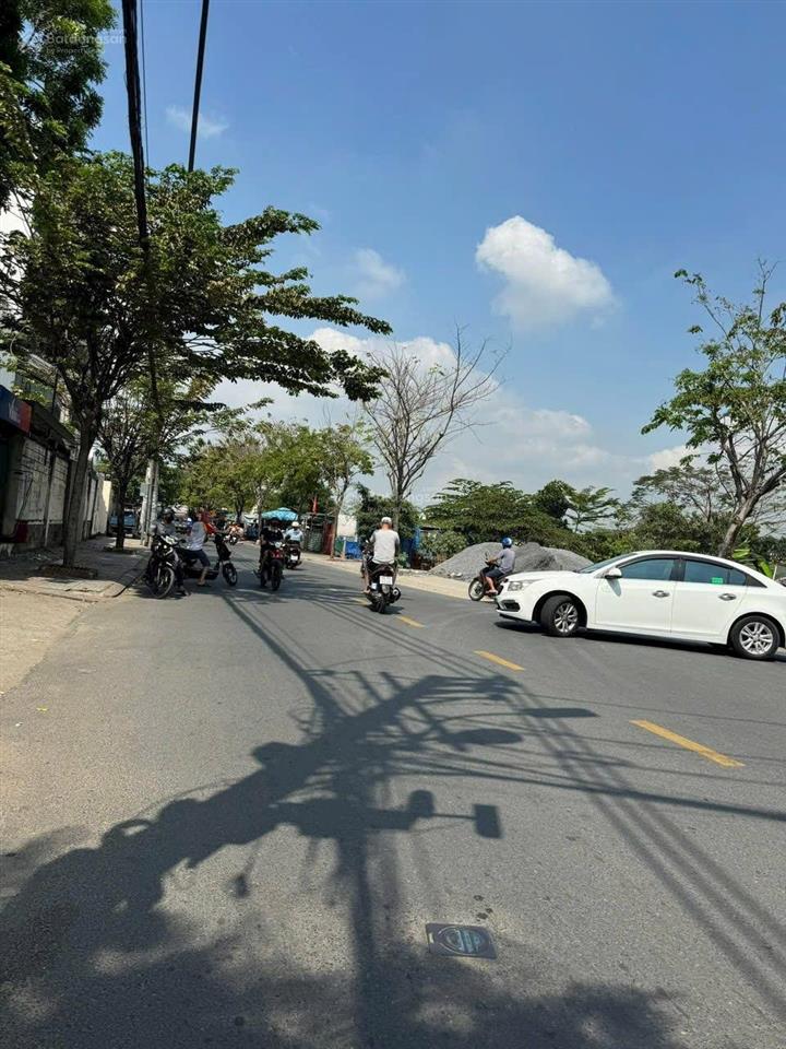 Mặt tiền đường đông hưng thuận 11 phường đông hung thuận q12 dt 5 x 20m đúc 1 tấm giá 9tỷ300tr