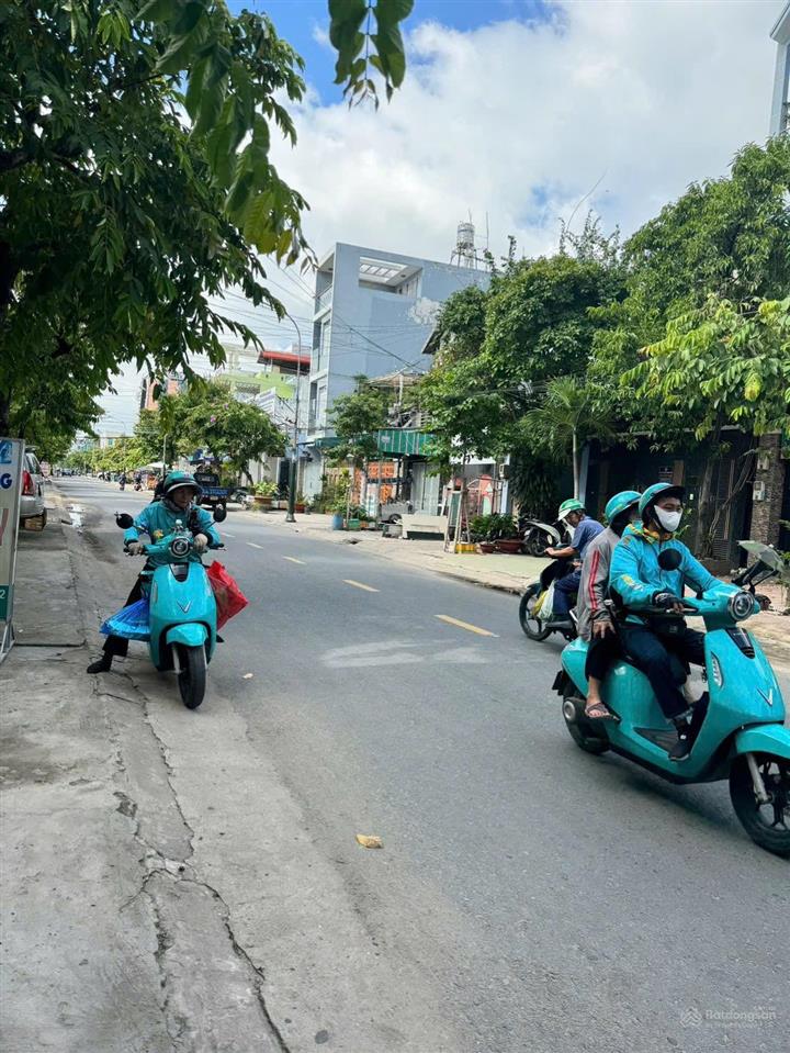 Mặt tiền đường song hành phường đông hưng thuận q12 dt 6,5 x 12,3m, giá 9tỷ800tr