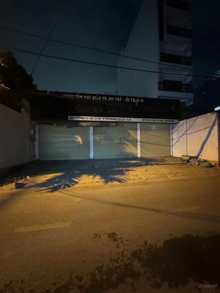 Bán nhà mặt phố tại đông hưng thuận 5, 16,2 tỷ, 196m2, giá cực chất