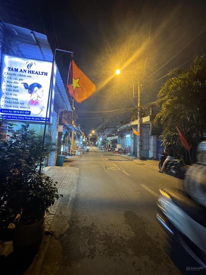 Bán nhà mặt phố tại đông hưng thuận 5, 16,2 tỷ, 196m2, giá cực chất