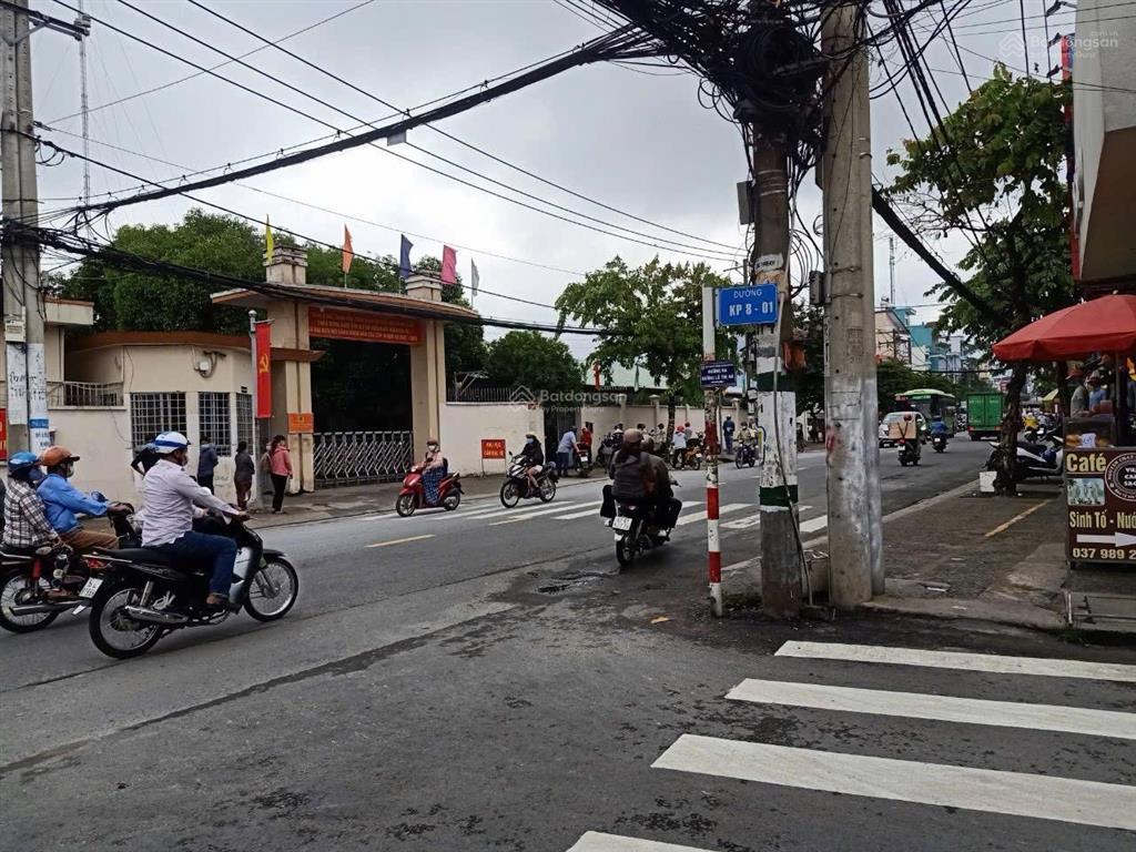 Nhà cấp 4 quang trung thị trấn hóc môn, dt 143m2