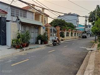 Nhà cấp 4 quang trung thị trấn hóc môn, dt 143m2