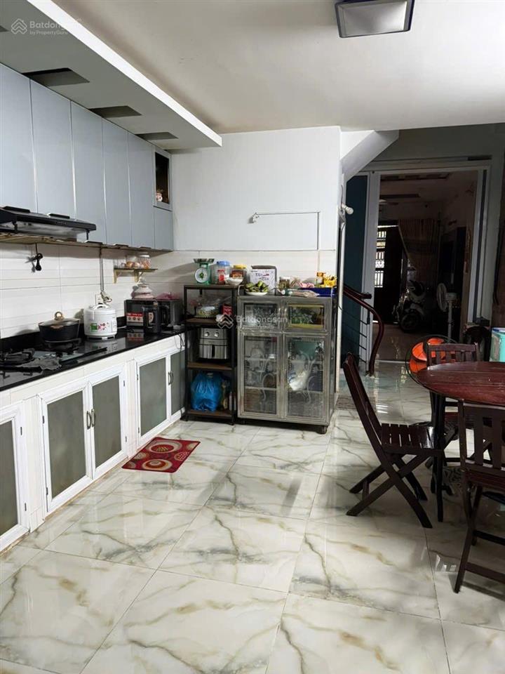 Nhà chính chủ gửi cần bán gấp thuộc phường 14 gò vấp dt 4 x 16m đúc 3,5 tấm giá bán 6ty300tr