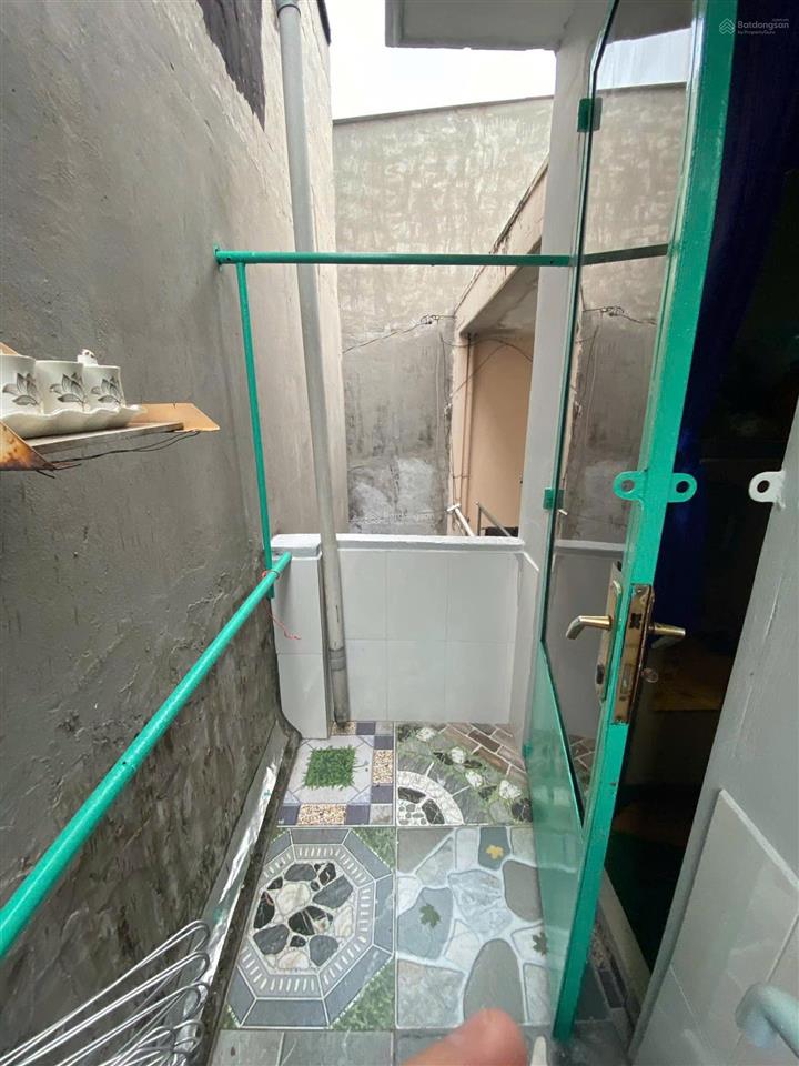 Nhà nhỏ chính chủ gủi cần bán gấp thuộc phường 14 gò vấp dt 5 x 5,5m gác suốt giá bán 2ty300tr
