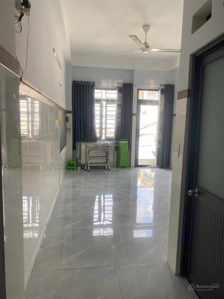 Nhà chính chủ gửi cần bán gấp thuộc phường 9 quận 6 dt 3,5 x 9,5m đúc 2 tấm giá bán 5ty500tr