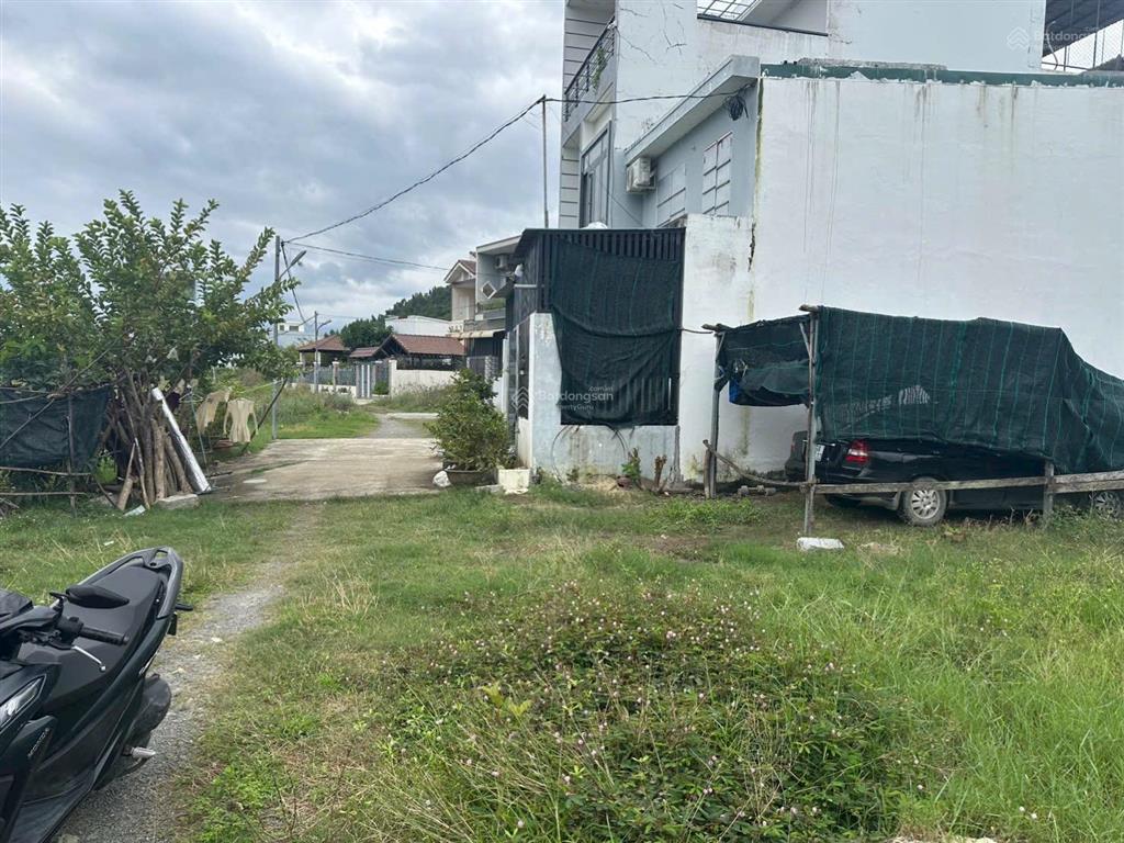 Bán đất hòn nghê vĩnh ngọc , lô đất đẹp , giá cực tốt ,khu dân cư ,không ngập lụt .   0905 211 ***