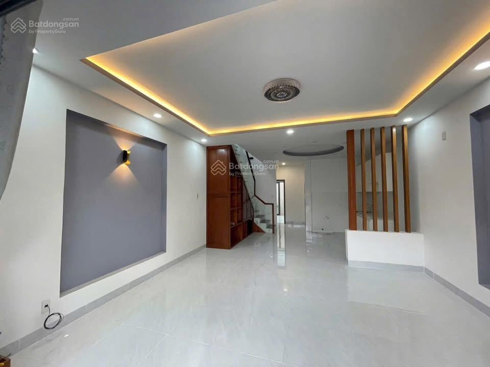 Bán nhà đường vạn hoà mặt tiền kinh doanh chợ đầm, gần biển.  0905 211 ***