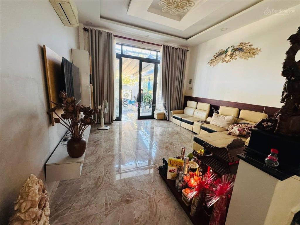 Bán nhà đẹp 3 tầng đường chính xóm chiếu rộng 7m có sân rộng kinh doanh sổ hồng hoàn công