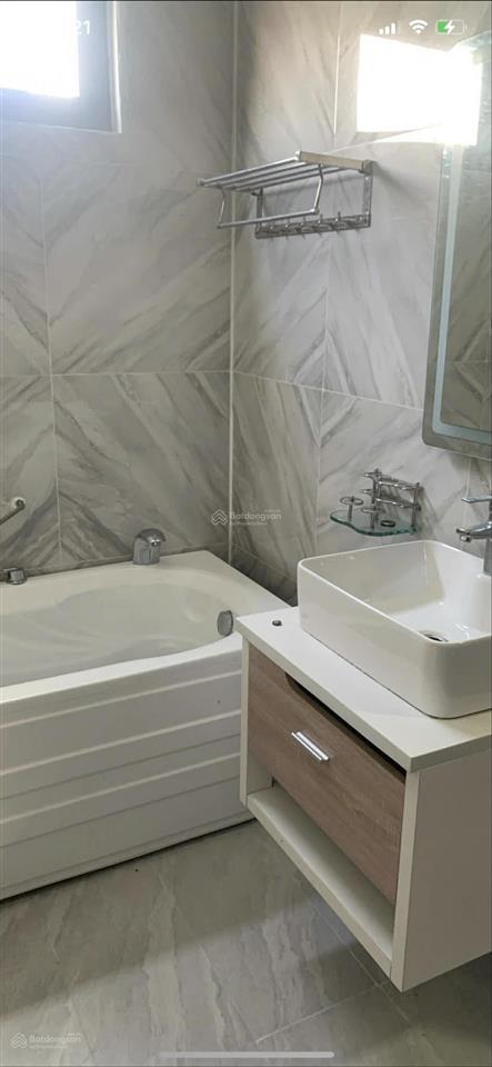 Bán nhà đẹp 3 tầng đường chính xóm chiếu rộng 7m có sân rộng kinh doanh sổ hồng hoàn công