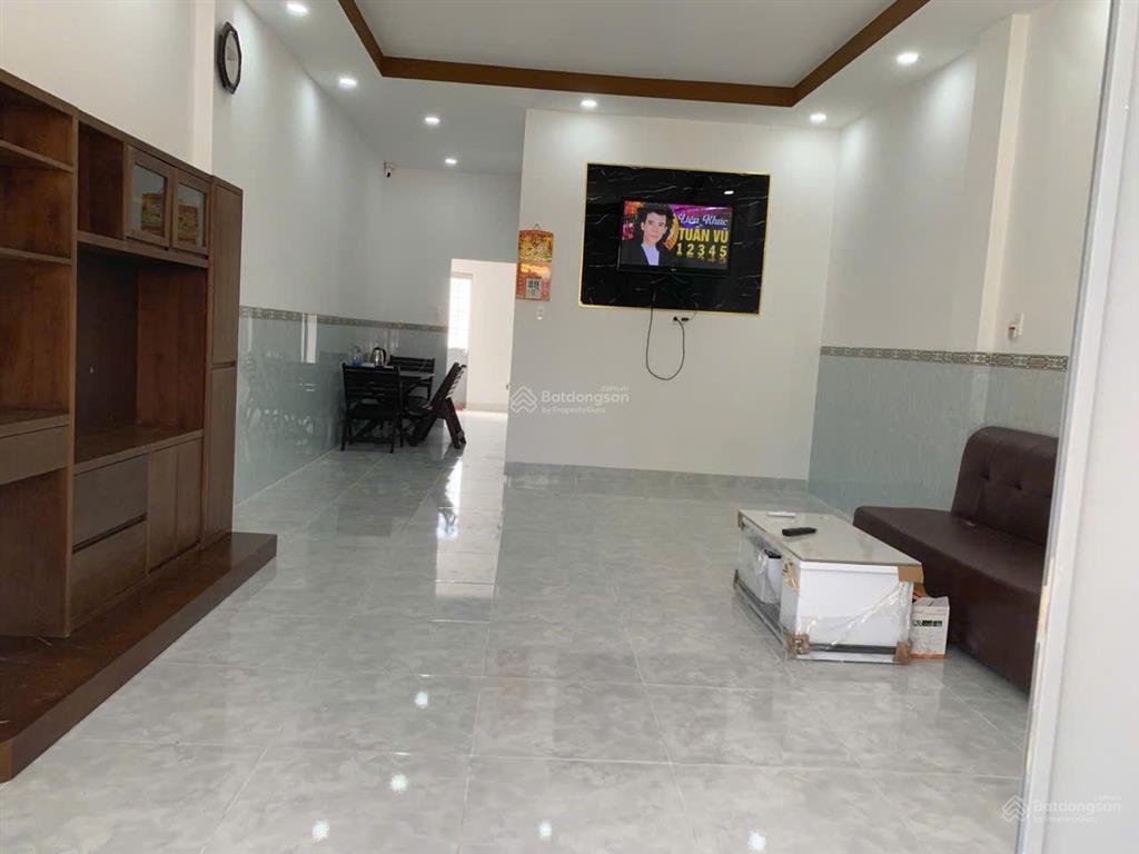 Bán nhà diên khánh, nhà mới vào ở ngay. dt 129.8m2, 2 tỷ tặng toàn bộ nội thất