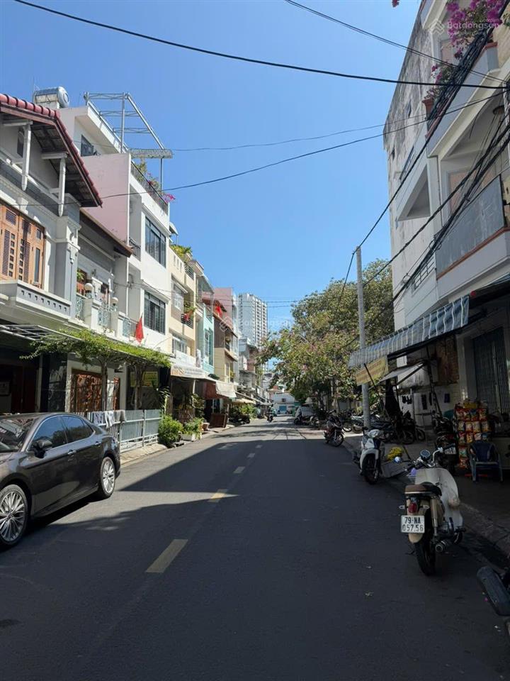 Bán nhà mặt tiền đường trần quốc toản, phường nha trang. 3 tầng, 115.6m2, ngang hơn 6m, 100tr/m2