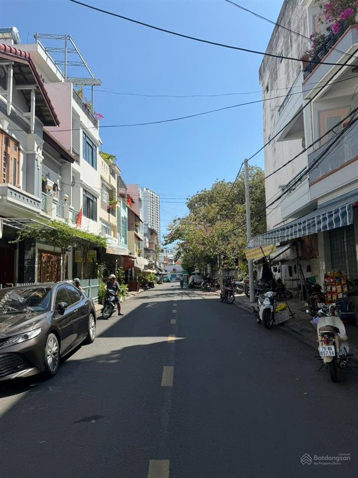 Bán nhà mặt tiền đường trần quốc toản, phường nha trang. 3 tầng, 115.6m2, ngang hơn 6m, 100tr/m2