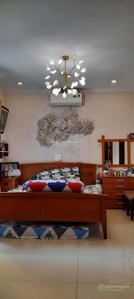 Bán nhà 13/4 trần quý phường 4 quận 11