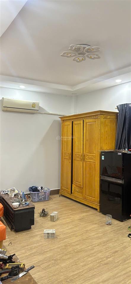 Cho thuê biệt thự mặt tiền 16x18m 2 lầu đường hoa phường 2 quận phú nhuận