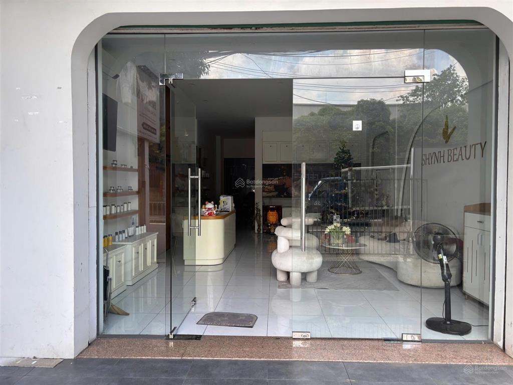Cho thuê mặt tiền 18x20m 3 lầu đường số 7 phường an lạc a q.bình tân