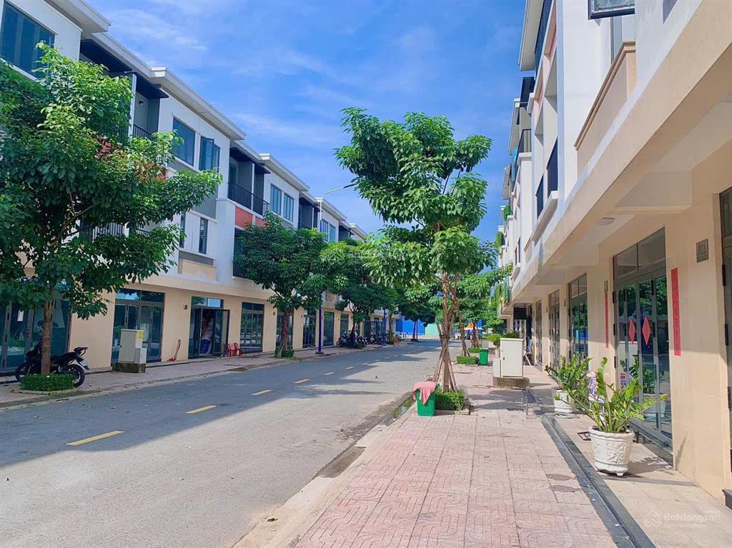 Nhà phố 1 trệt 2 lầu 5x12m, giá chỉ 3 tỷ 250 đã có sổ riêng, rõ ràng giá trực tiếp từ chủ đầu tư